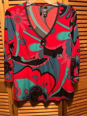 Bisou Bisou Red, Black, Teal and Turquoise Floral Design V‑Neck Tunic